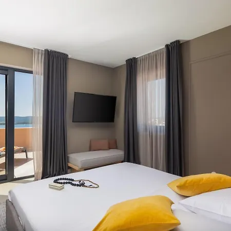 Luxury Wave Heated Pool Sauna Villa *