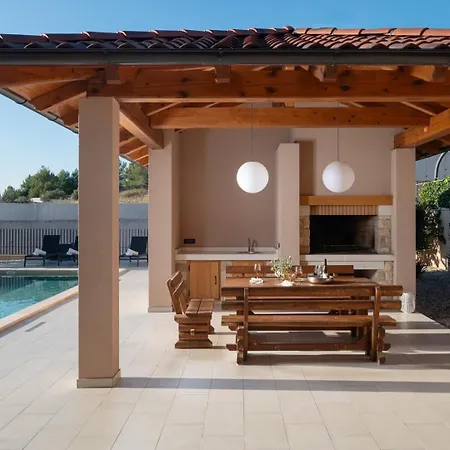 Luxury Wave Heated Pool Sauna