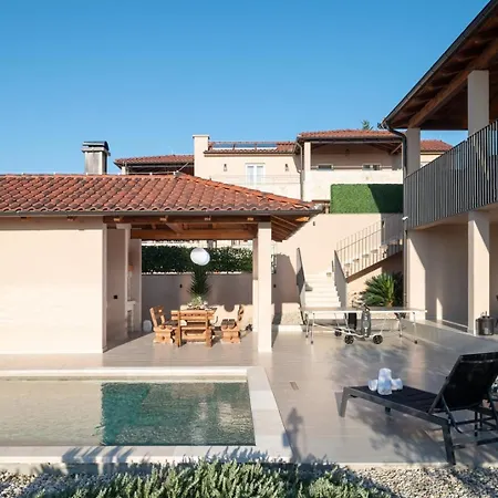 Luxury Wave Heated Pool Sauna * Sveti Filip i Jakov