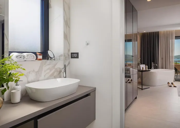 Luxury Wave Heated Pool Sauna * Sveti Filip i Jakov