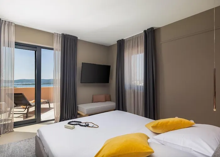 Luxury Wave Heated Pool Sauna Vila *