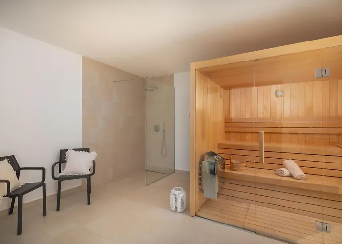 Luxury Wave Heated Pool Sauna *