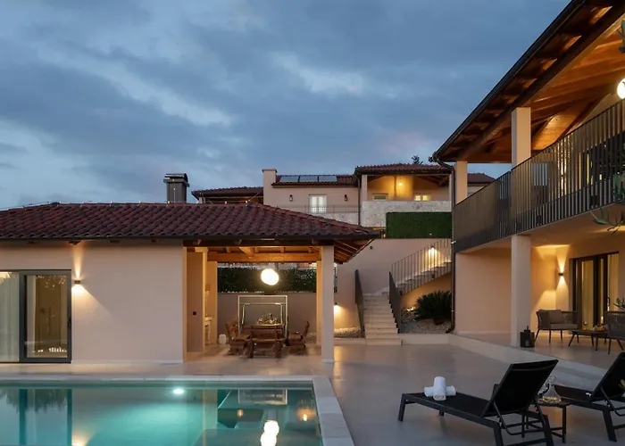 Luxury Wave Heated Pool Sauna *