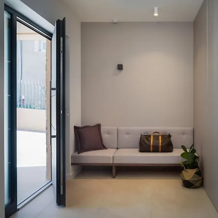 Luxury Wave Heated Pool Sauna Villa