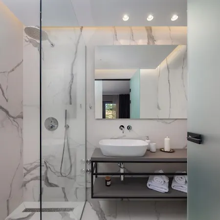 Villa Luxury Wave Heated Pool Sauna