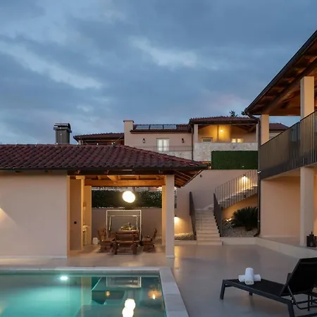 Luxury Wave Heated Pool Sauna *