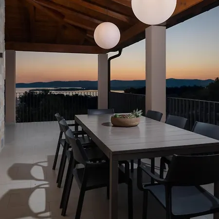 Luxury Wave Heated Pool Sauna Villa *