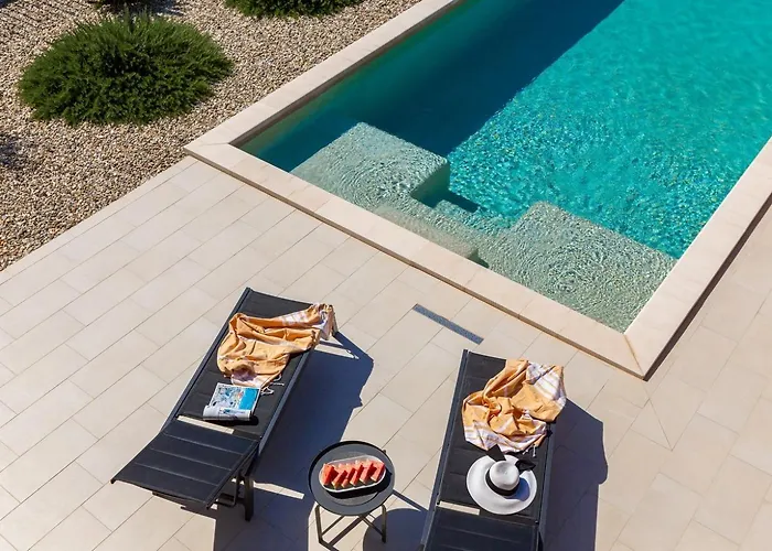 Luxury Wave Heated Pool Sauna